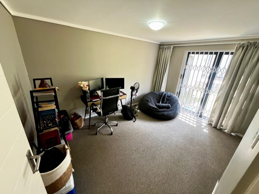 2 Bedroom Property for Sale in Nahoon Valley Park Eastern Cape